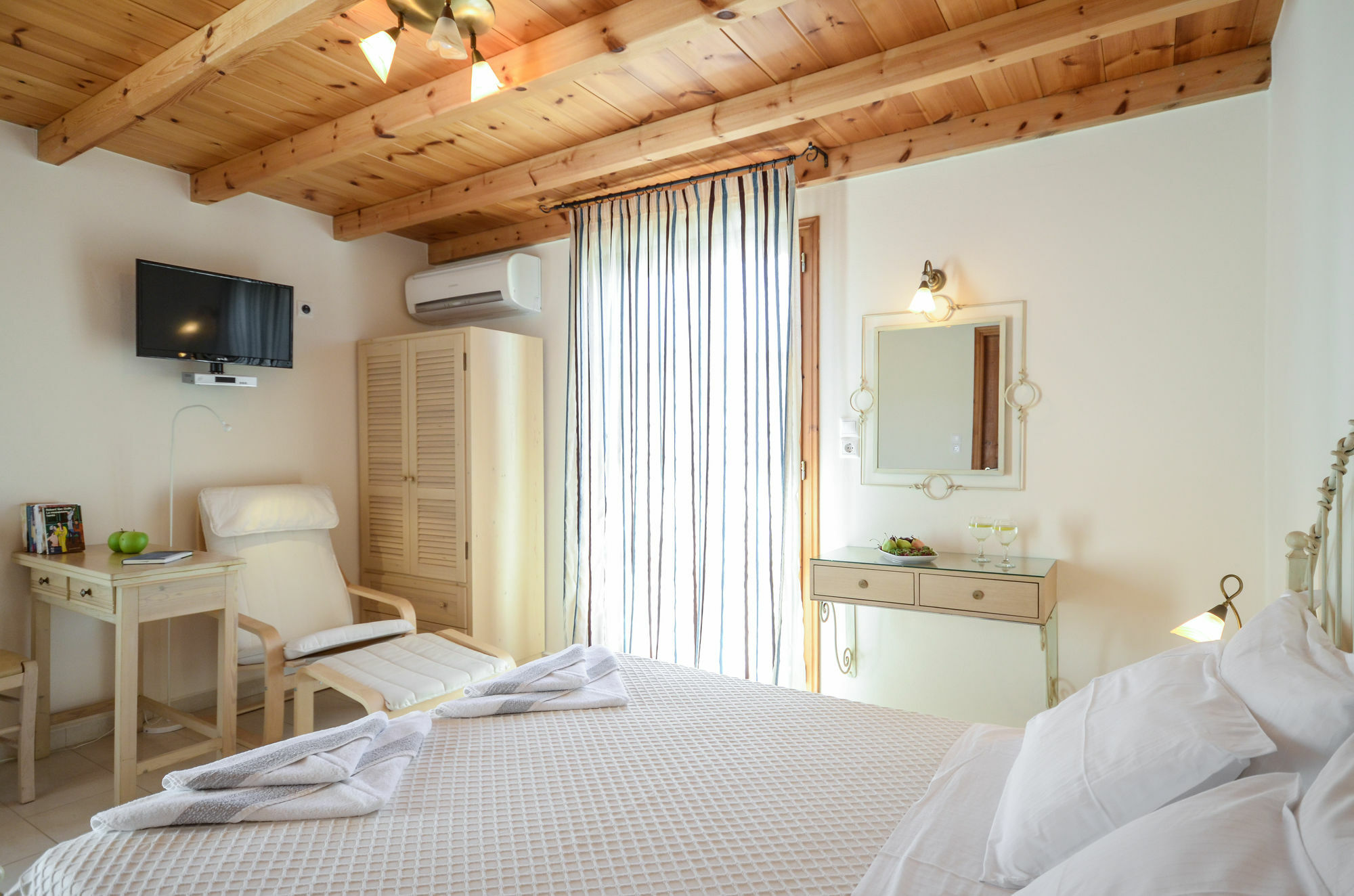 Antony Suites And Residences (Adults Only) Naxos City Екстериор снимка