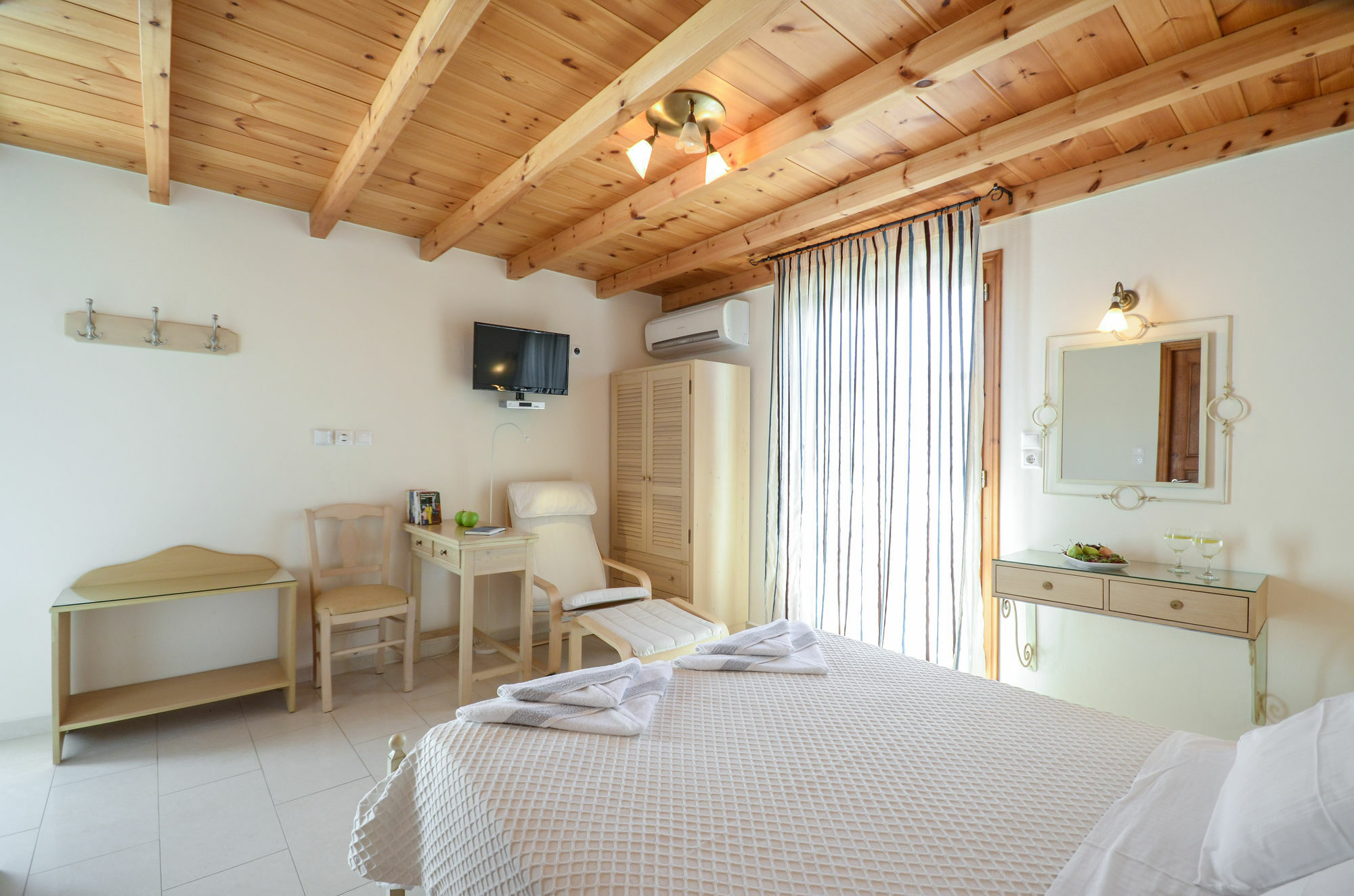 Antony Suites And Residences (Adults Only) Naxos City Екстериор снимка